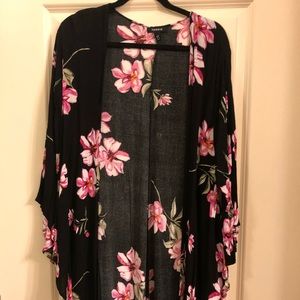 Torrid Size 1/2 Floral Kimono